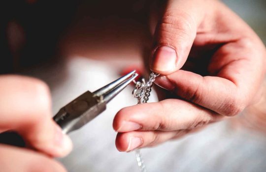 מעצבת תכשיטים2